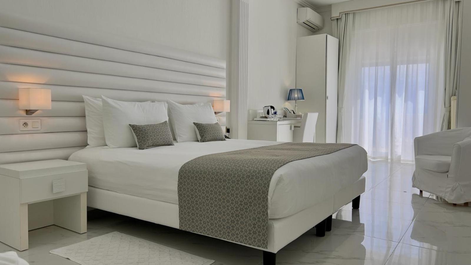 קבלייר-סור-מר Hotel La Calanque מראה חיצוני תמונה